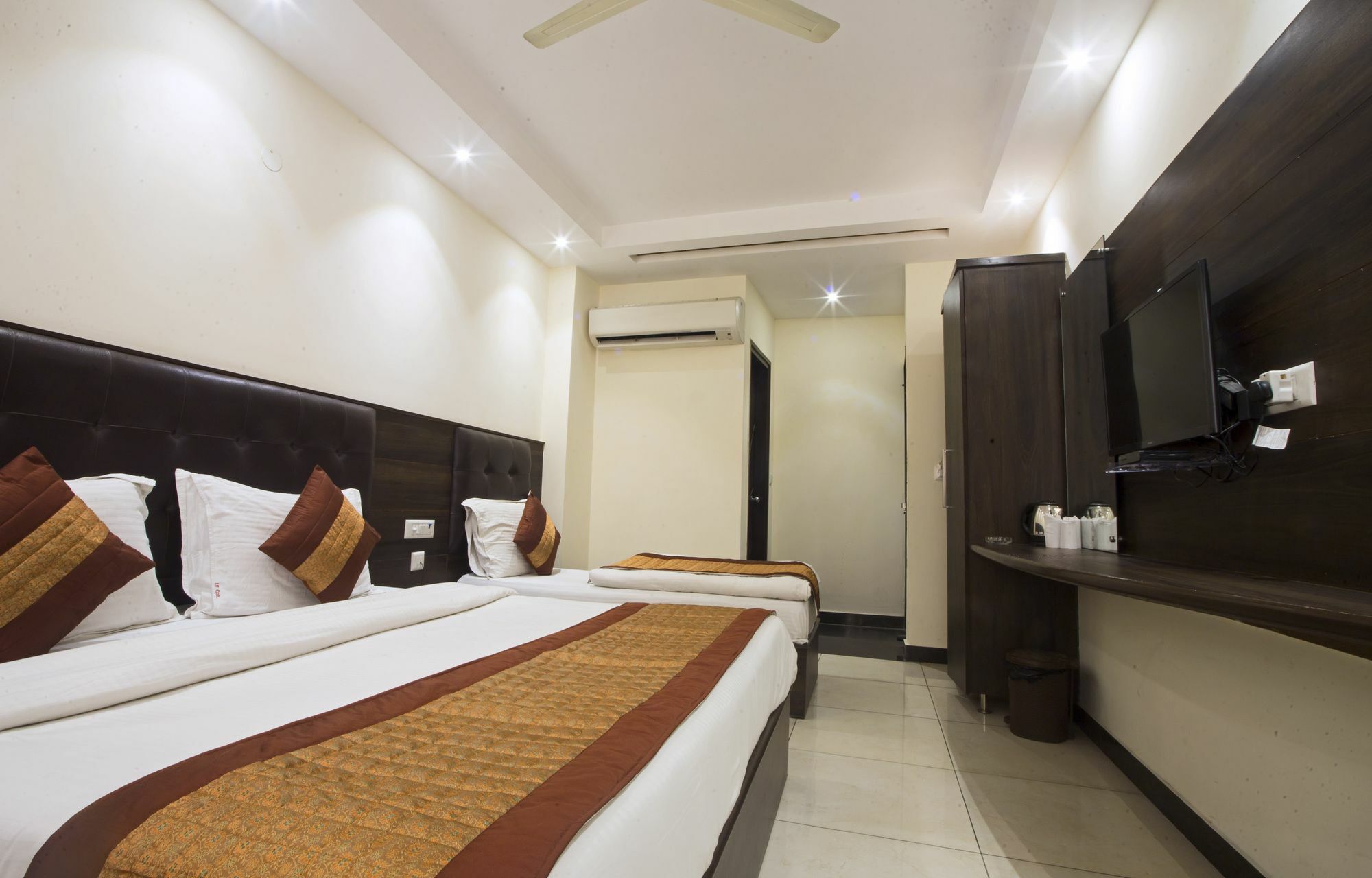 Fabexpress Le Continental Paharganj New Delhi Hotel Buitenkant foto